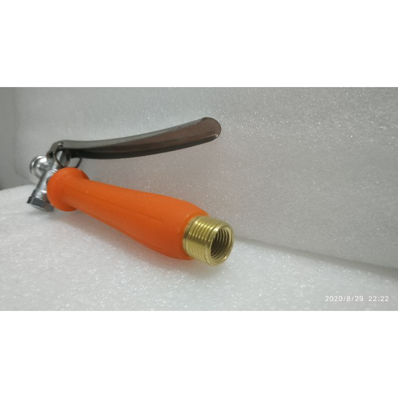 Tay bóp inox bình phun thuốc trừ sâu .