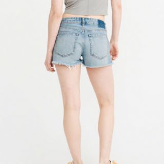 Quần short Abercrombie & Fitch
