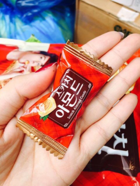 Kẹo sữa có hạt hạnh nhân Hàn Quốc - 238gr | Ăn vặt ngon rẻ TaNo