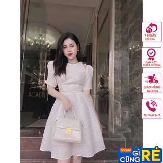 Đầm trắng hở vai gấm hoa chất xốp đính hoa đá có khóa lưng, váy trắng hở vai gấm hoa