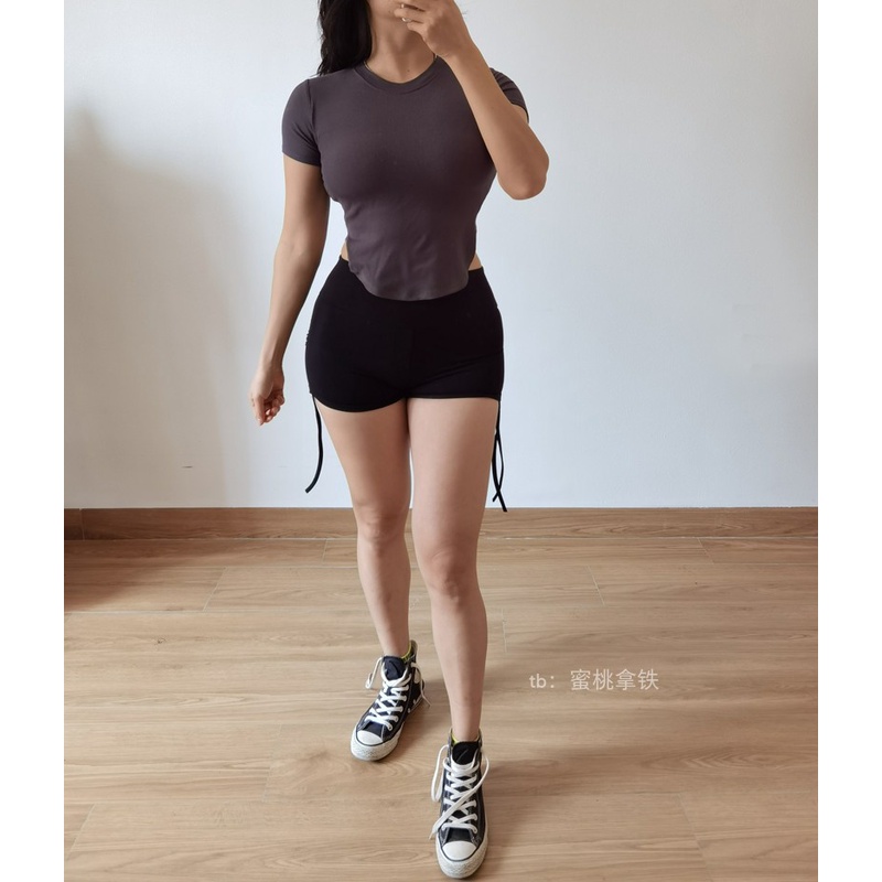 Quần short thể thao lưng cao phối túi và dây rút năng động