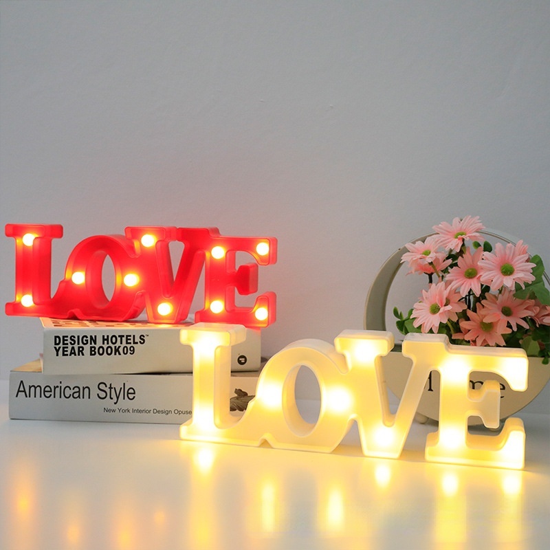 Đèn LED hình chữ love xinh xắn dùng trang trí nhà cửa
