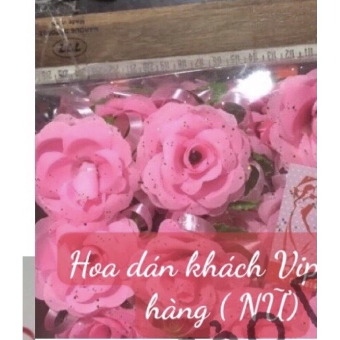 HOA CÀI KHÁCH MỜI ĐÁM CƯỚI hộp 100 tim, hộp 40 bông