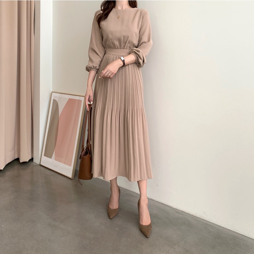 Đầm cổ tròn dáng dài chân xếp ly thắt eo công sở phong cách Hàn Quốc
