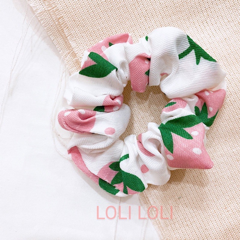 Scrunchies  cột tóc caro  trái dâu nhí xinh xinh.Buộc  tóc hoạ tiết trái cây Hoa quả dễ thương nhiều màu LOLI