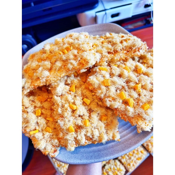 CƠM CHÁY CHÀ BÔNG PHÔ MAI TRỨNG MUỐI