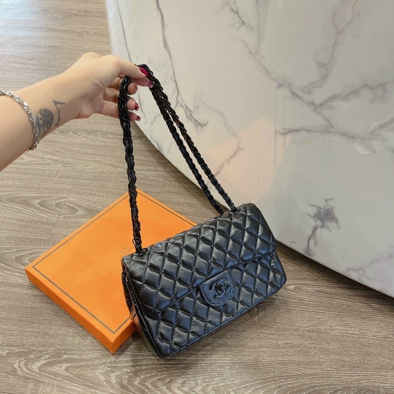 Túi đeo chéo chaneo clasic tag đen size 26cm ❣️Freeship❣️