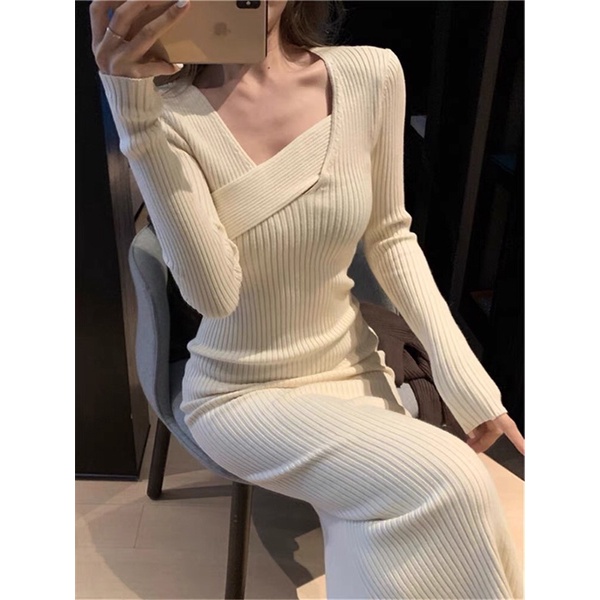 Đầm len nữ cổ chữ V có vạt chéo, ôm body dáng dài, màu be, đen, nâu tôn dáng, sáng da