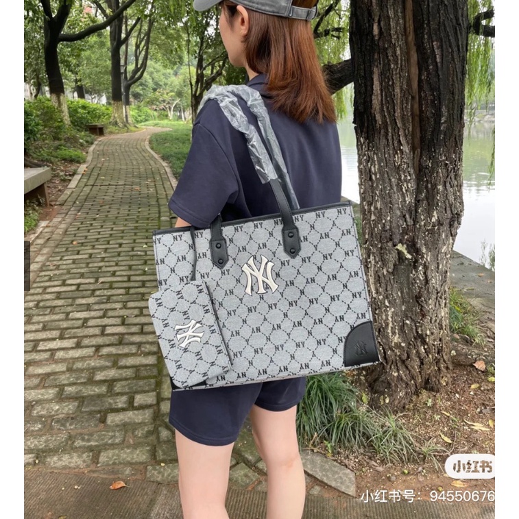 Túi Tote MLB Monogram Jacquard Shopper Bag New York Yankees