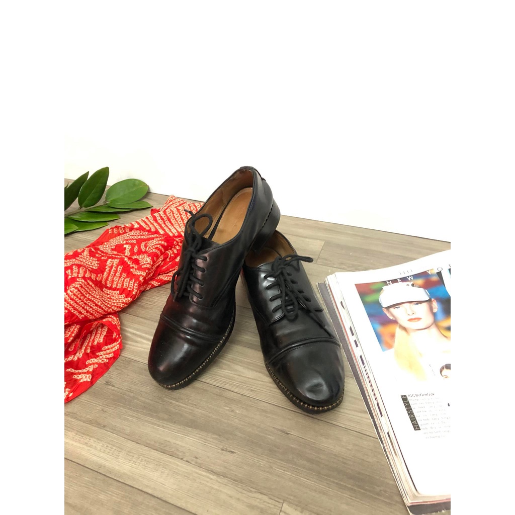 Đôi giày đế Dr Martens nặng hiệu Coach, đã qua sử dụng