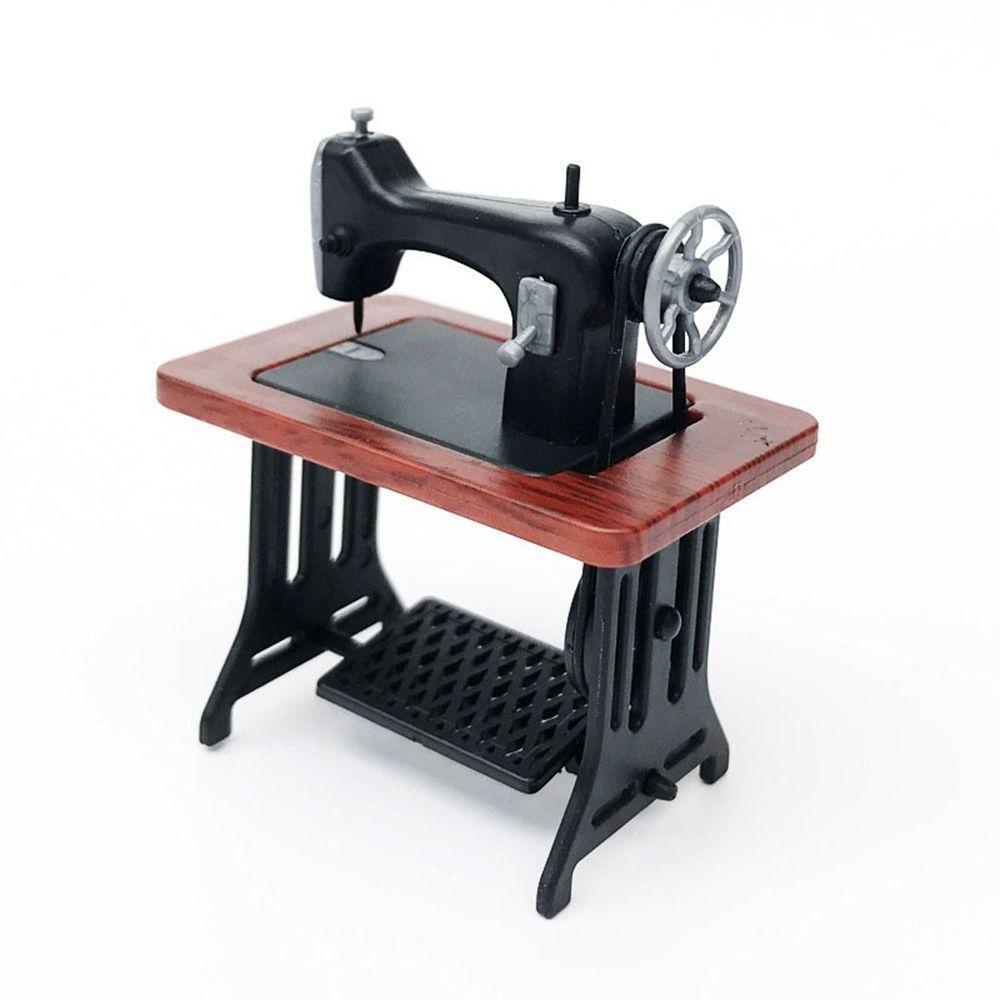 Bộ Dụng Cụ May Vá Thủ Công Mini Bằng Gỗ Dành Cho Búp Bê