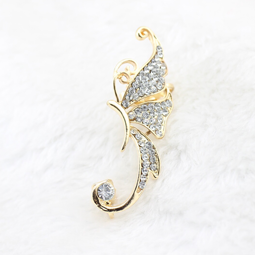 Một chiếc khuyên tai hình bướm đính đá thời trang cho nữ