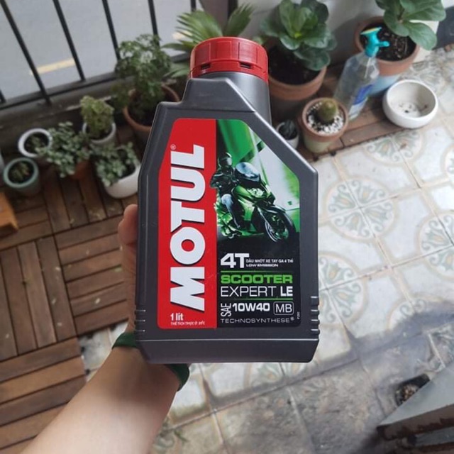 Dầu nhớt 4 thì Motul Scooter Expert LE 10W40 1Lit &amp; 0.8Lit ( dùng cho xe ga)