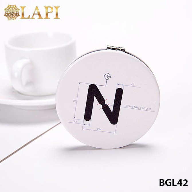 Gương tròn mini cầm tay gấp gọn tinh tế