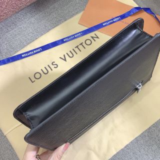 Clutch lv nam thames hàng spsl