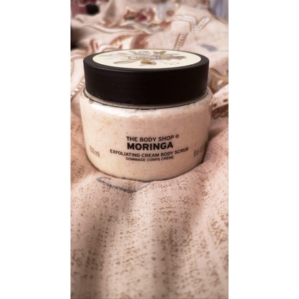 TẨY DA CHẾT BODY THE BODY SHOP CREAMY MORINGA 250GR