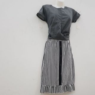 Sét áo kiểu và chân váy dày lắm