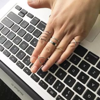 Set nhẫn gồm 6 chiếc thời trang màu bạc