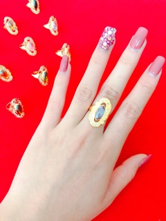Nhẫn hột dài giữa