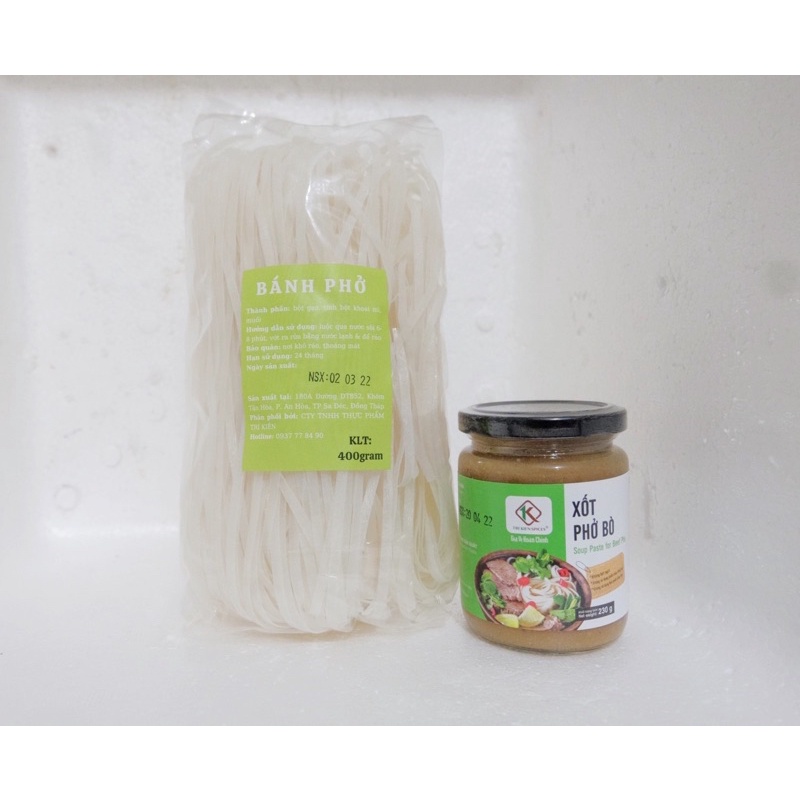 Combo 1 Gia Vị Hoàn Chỉnh Xốt Phở Bò 230gram + 1 Gói Bánh Phở Khô 400gram