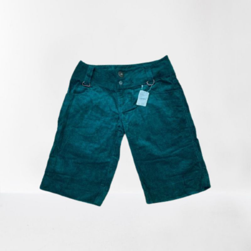 Quần short nhung tới gối xuất nhật
