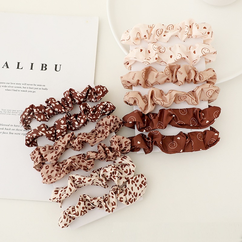 Cột tóc scrunchies màu nâu gấu và beo thời trang S69