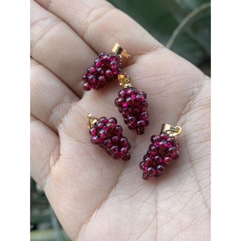 Mặt dây đá Garnet