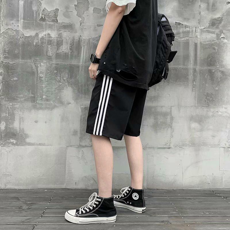 Có bigsize - Quần short thể thao viền 3 sọc màu đen
