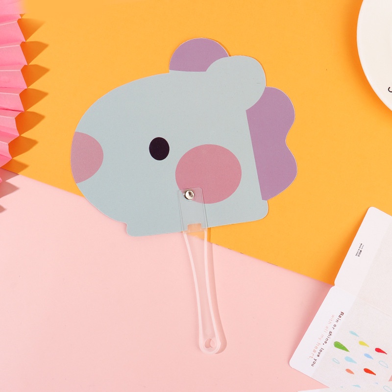 Quạt Cầm Tay Bằng Nhựa Pvc Hình Nhóm Nhạc Kpop BTS TATA Minini