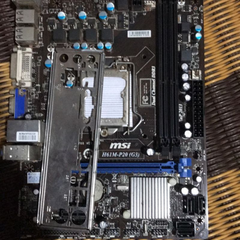 main msi h61 có fe tặng keo tản