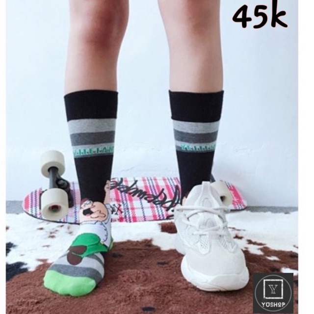 Vớ tất cao cổ in hình cá tính.