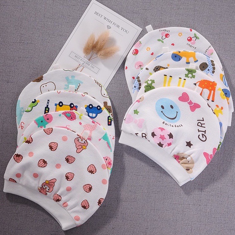 Mũ Sơ Sinh Cotton Nền Trắng Họa Tiết Vải Mỏng Mềm Thoáng Mát Cho Bé Yêu Chubby Store