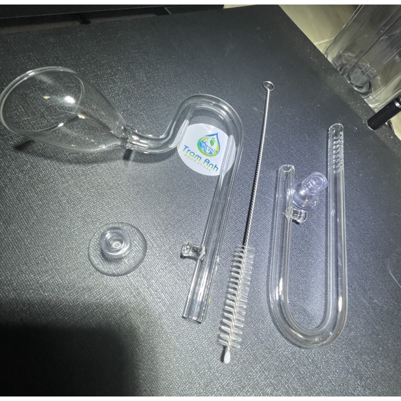 In Out thuỷ tinh f9( tặng chổi)