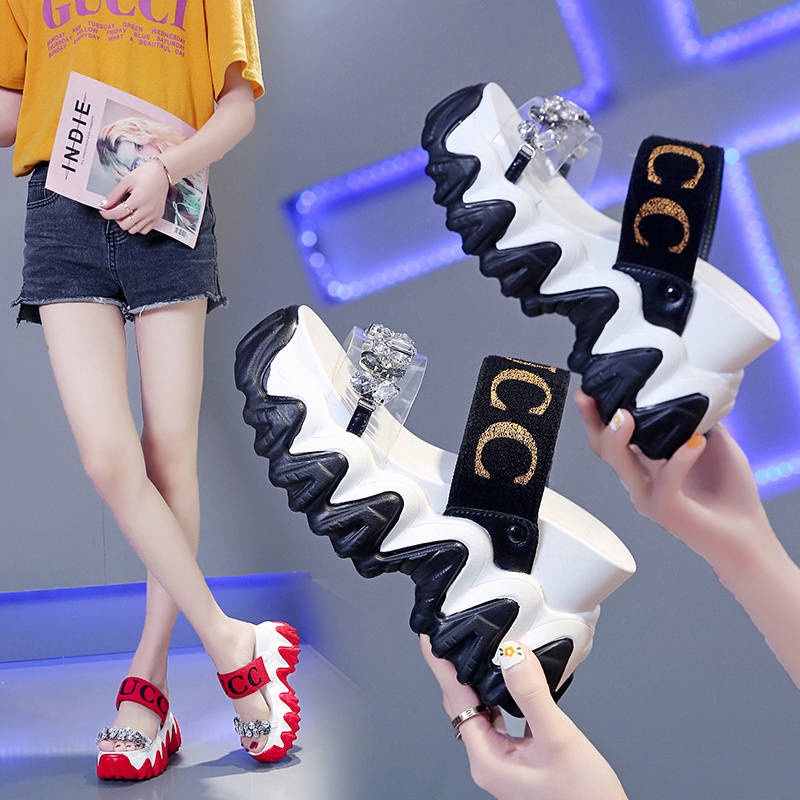 Dép Sandal Đế Xuồng Dày Cao Gót Phong Cách Mới Dễ Phối Đồ Cho Nữ