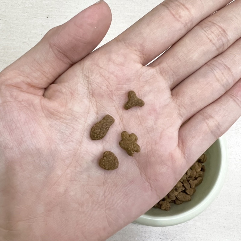 Bánh thưởng ăn vặt Kitty cho mèo