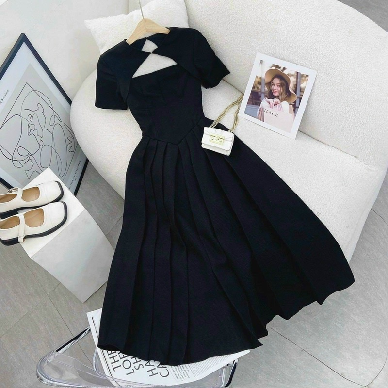 ĐẦM MIDI ĐEN XẾP LY CUT OUT NGỰC VÀ LƯNG