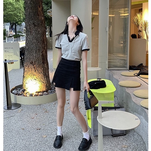 Áo thun tay ngắn cổ chữ V màu tương phản phong cách Hàn Quốc cho nữ