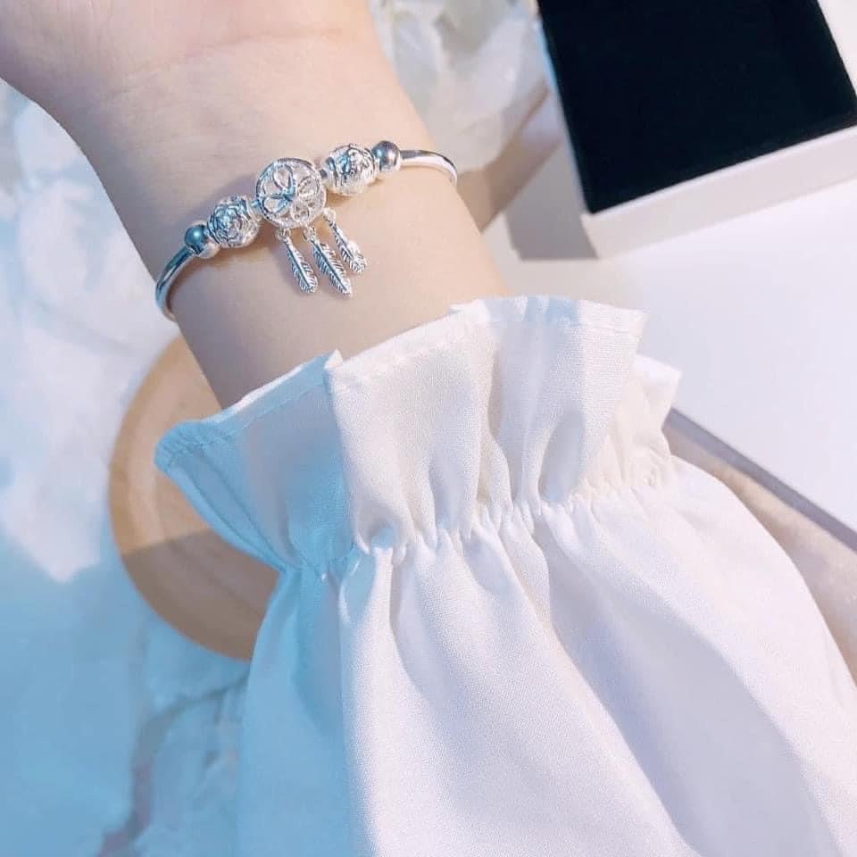 Vòng đeo tay lắc tay Pandora mạ bạc 925 kèm charm sáng đẹp | BigBuy360 - bigbuy360.vn