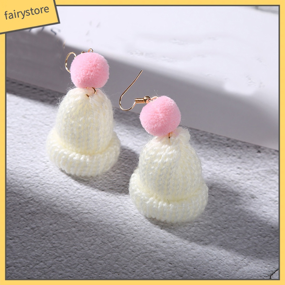 Đôi khuyên tai dạng kẹp/ dạng móc thiết kế mũ len đính quả bông xù trên đỉnh đáng yêu dành cho nữ