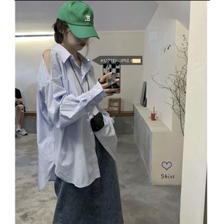 Áo sơ mi khoét vai có nút cài hàng có sẵn