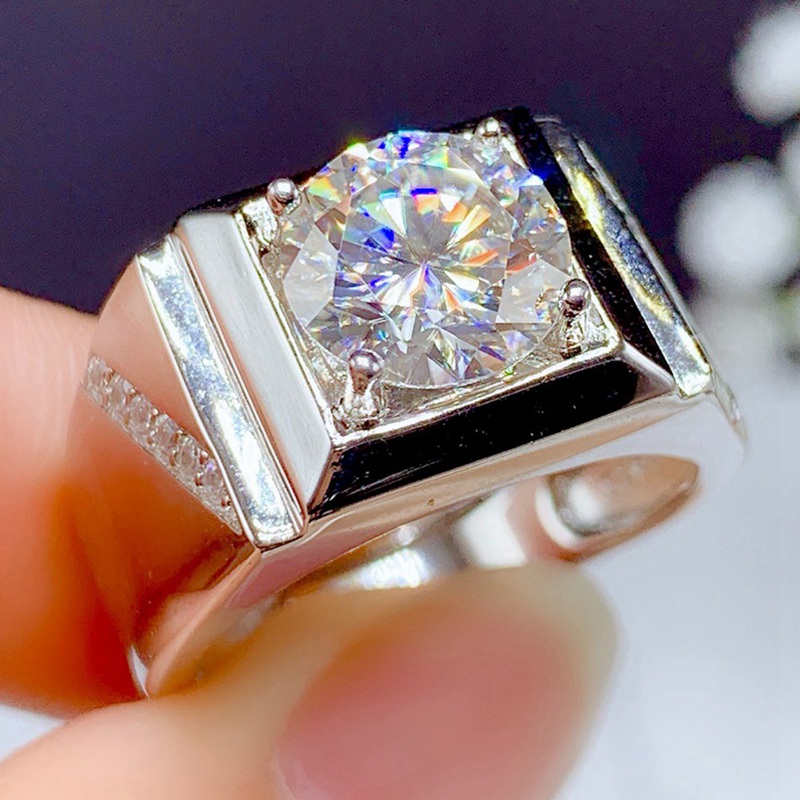 Nhẫn đeo tay đính đá sang trọng cho nam