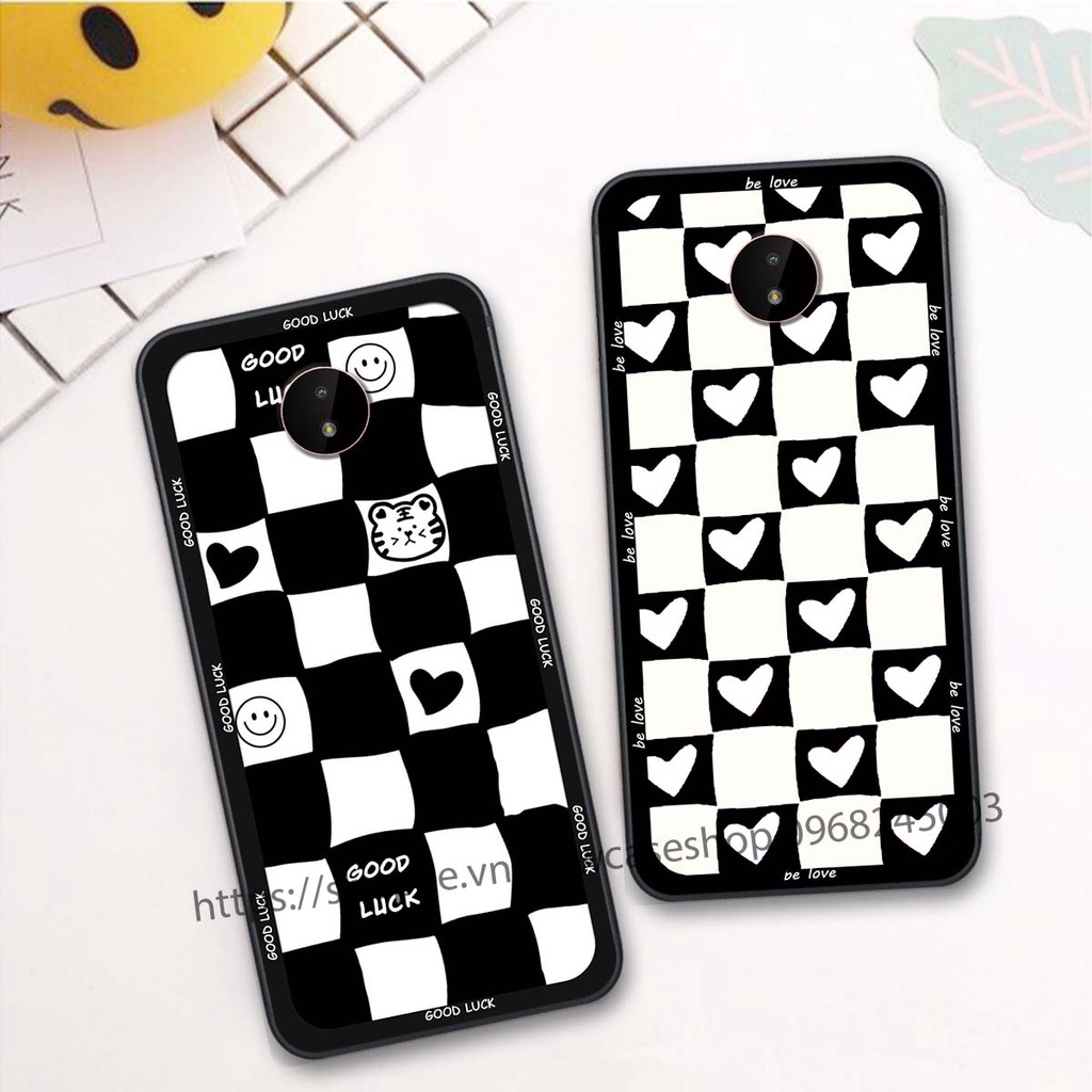 Ốp lưng Nokia C20 / C30 / Nokia 3.4 hình caro trái tim trắng đen.