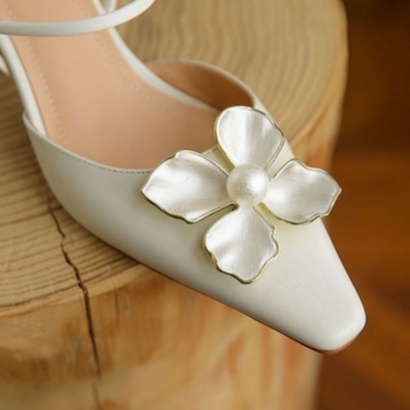 Sandal da MURIOKI đính hoa ngọc trai mũi nhọn phong cách cổ điển thanh lịch