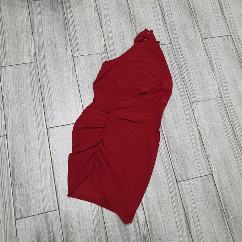 Pass Đầm cổ yếm gài nút size S dưới 40kg dún đùi