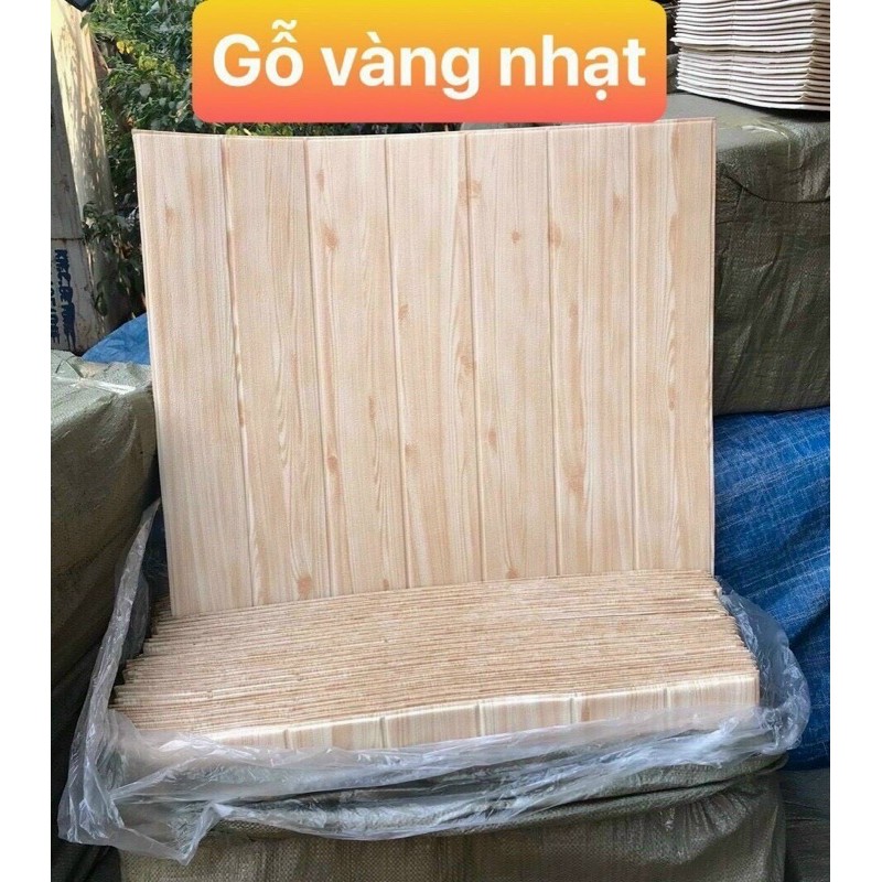 Xốp dán tường 3D giả gỗ kt 70*77cm