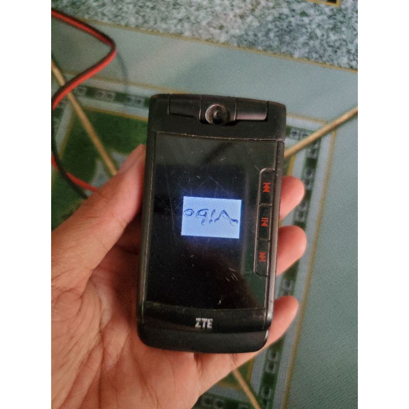 Điện thoại ZTE F230 cổ độc lạ | BigBuy360 - bigbuy360.vn