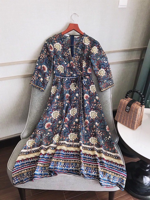 Đầm maxi hoạ tiết thổ cẩm