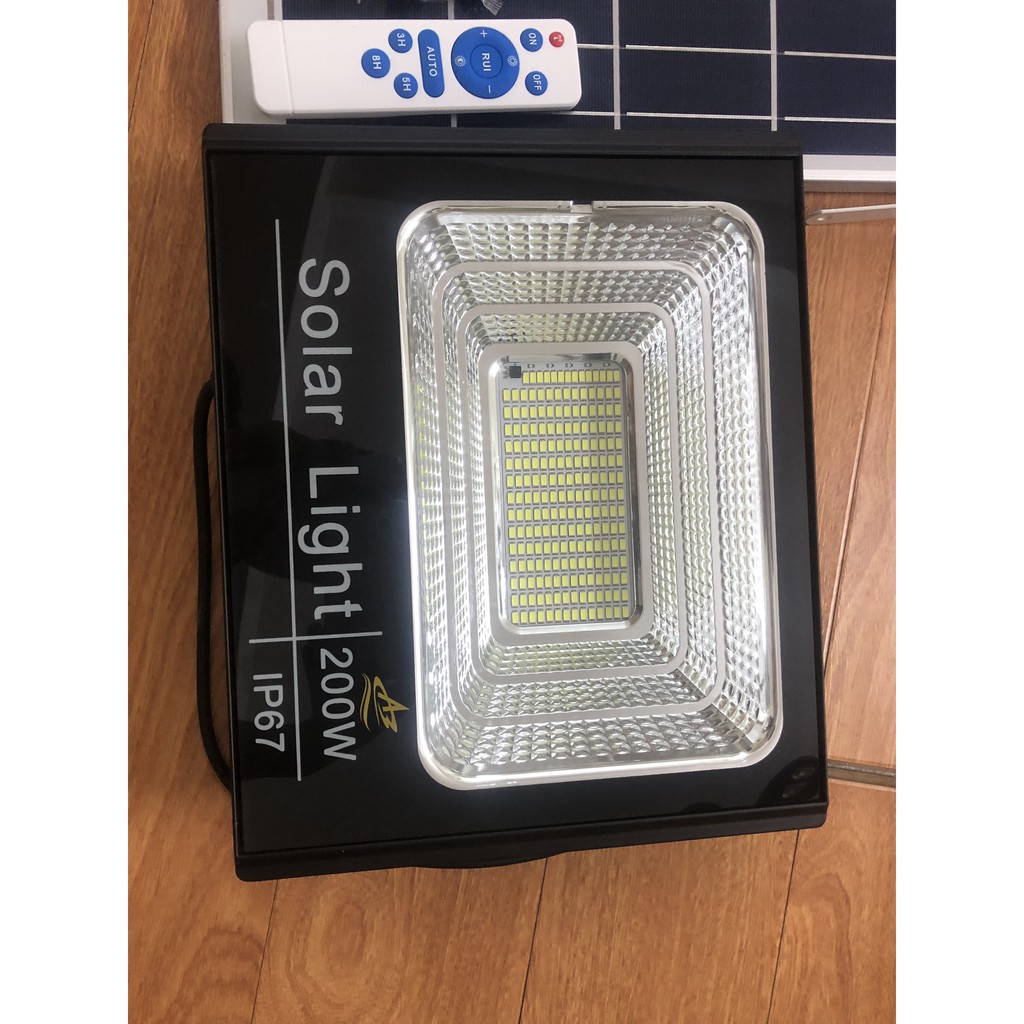 ĐÈN PHA NĂNG LƯỢNG MẶT TRỜI SOLAR LIGHT 200W