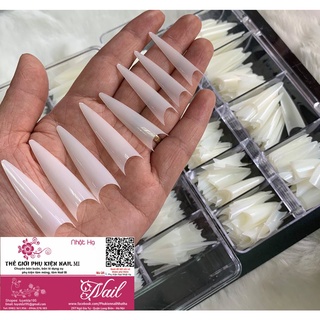 Móng nối típ nhọn phom dài chuẩn đẹp