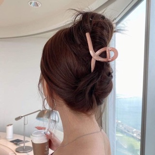 Kẹp càng cua xoắn ( giao màu nhẫu nhiên)